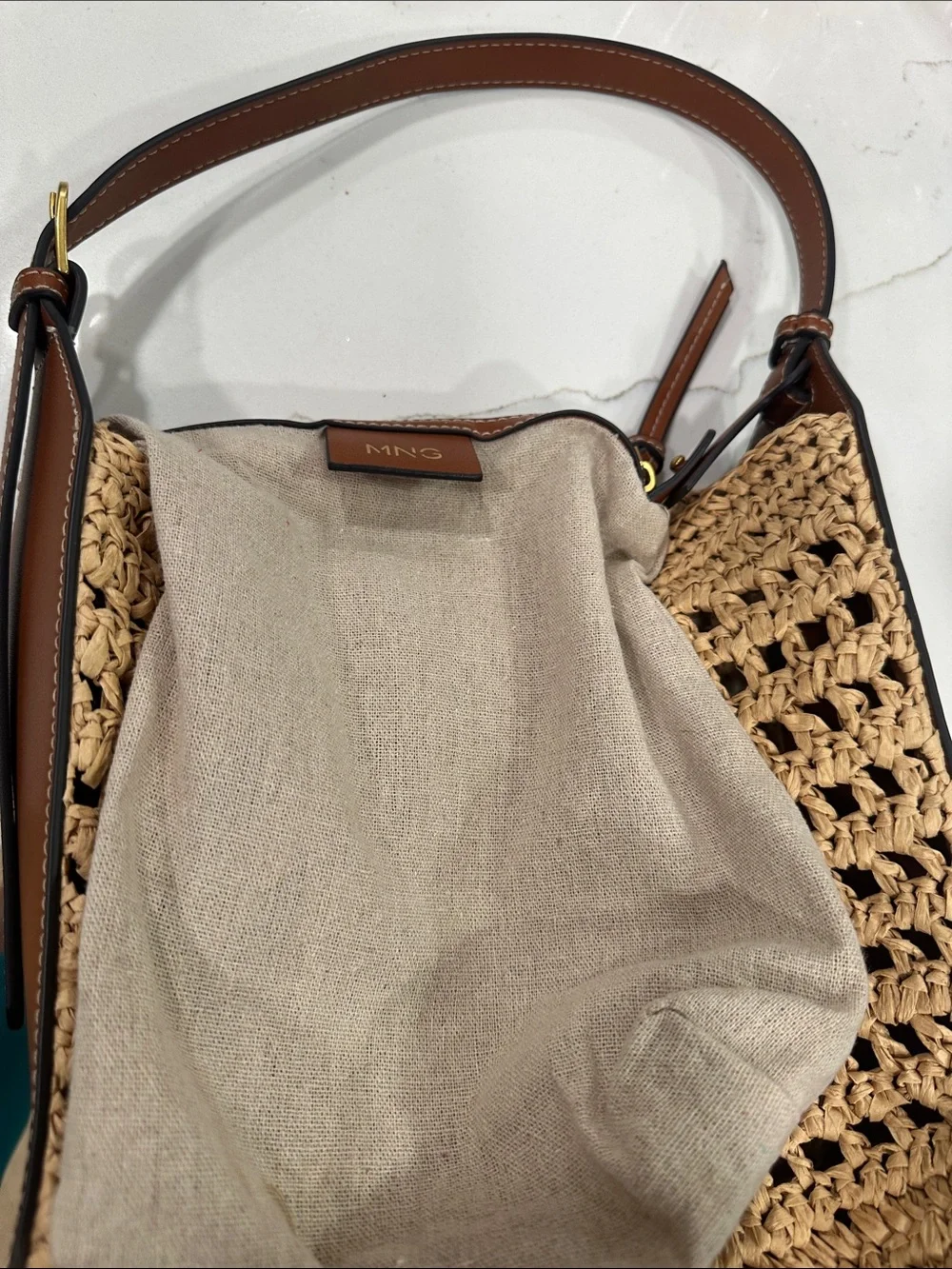 Mango woven raffia